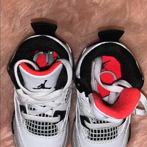 Kids Jordan’s - Picture 2 of 4